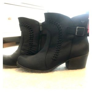Roxy boots